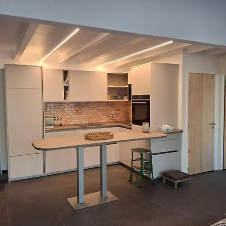 Michel Escalus Semesterbostad *